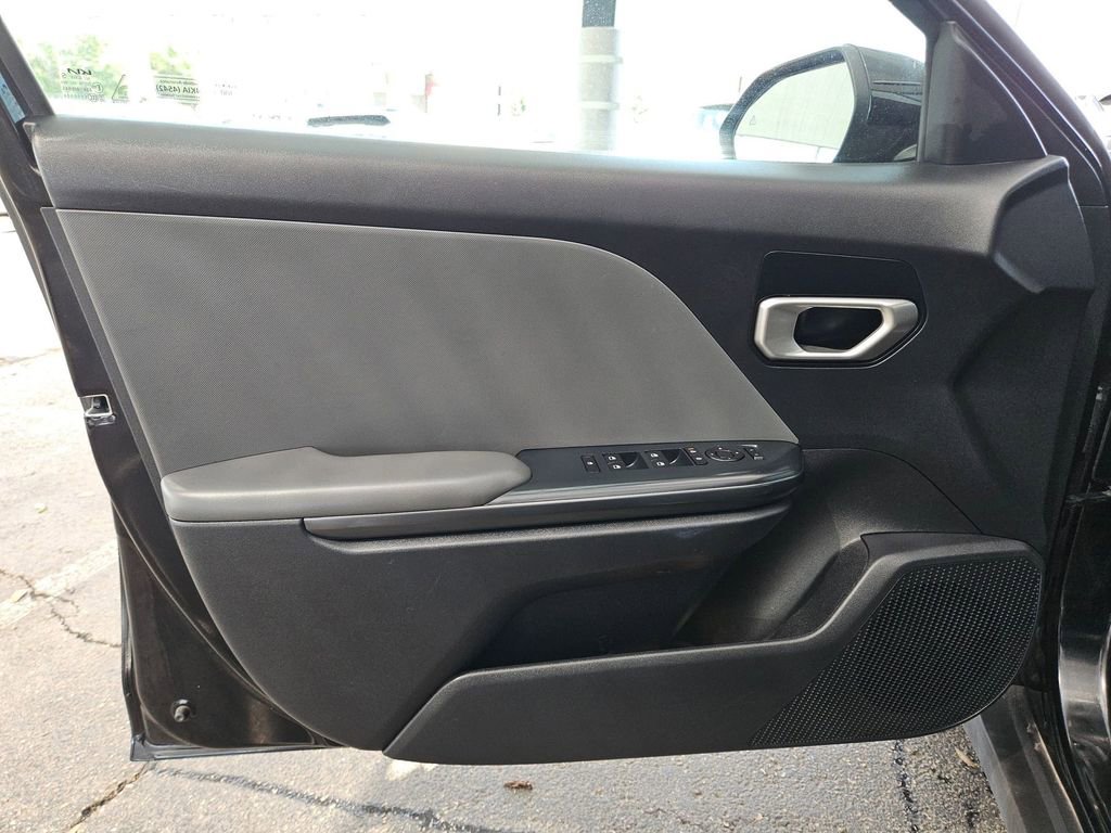 Used 2025 Kia K4 FWD image 14