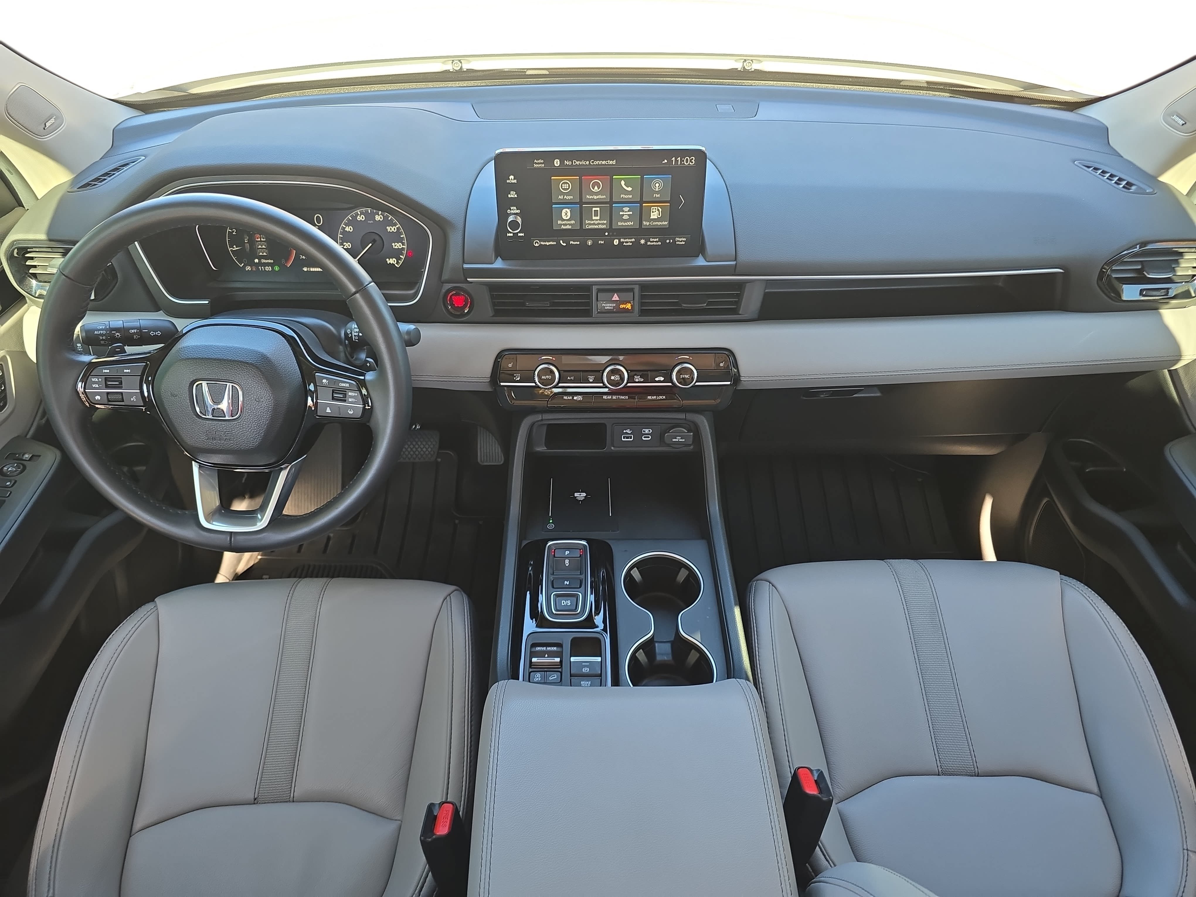 Used 2025 Honda Pilot Touring image 9