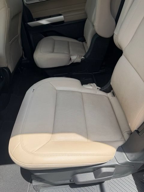 Used 2021 Ford Explorer Limited w/ Equipment Group 301A RWD image 13