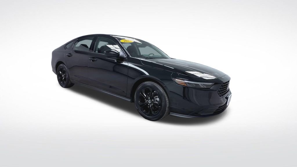 Used 2025 Honda Accord SE image 2