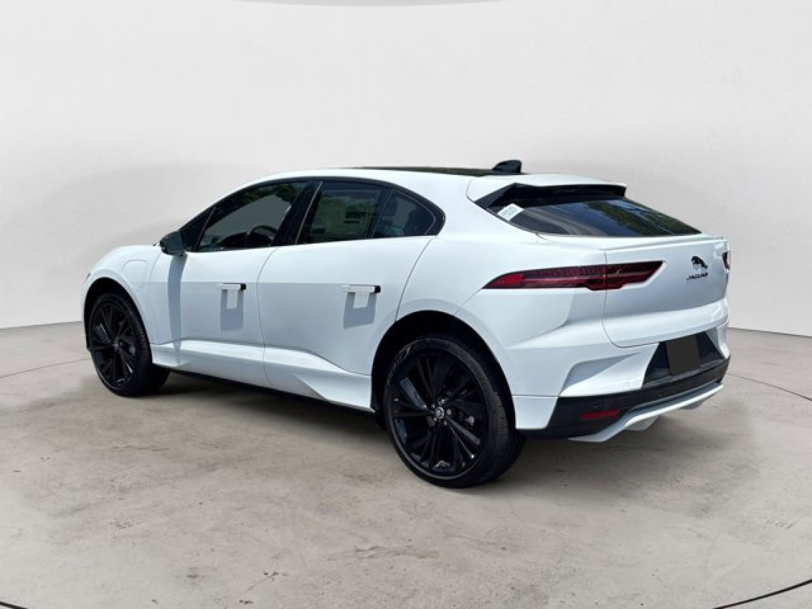 Used 2024 Jaguar I-PACE R-Dynamic HSE image 6