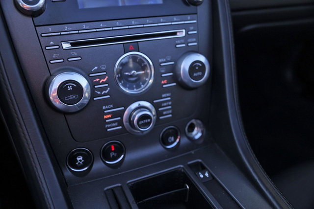 Used 2012 Aston Martin V8 Vantage Roadster image 44