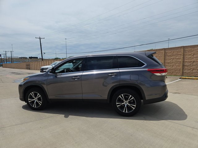 Used 2019 Toyota Highlander LE image 8
