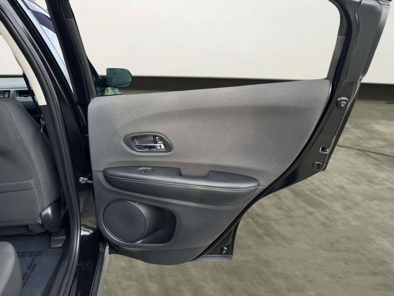 Used 2019 Honda HR-V LX image 16
