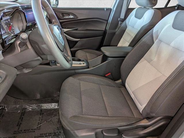 Used 2024 Chevrolet Trax LS image 17