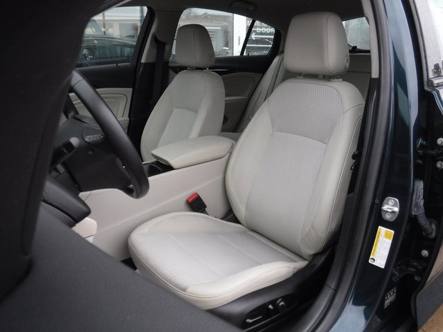 Used 2019 Buick Regal Preferred image 15