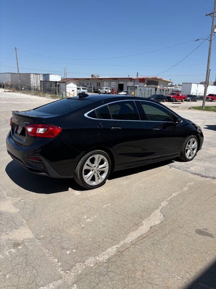 Used 2017 Chevrolet Cruze Premier FWD image 4