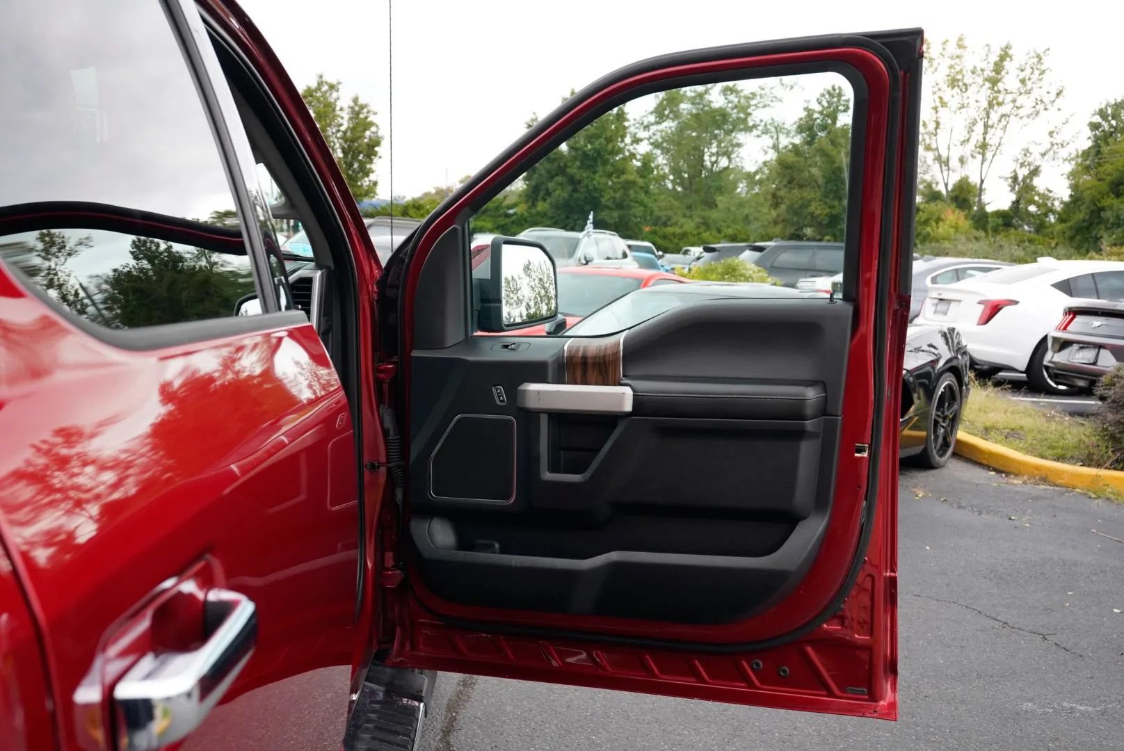 Used 2019 Ford F150 Lariat AWD/4WD image 39