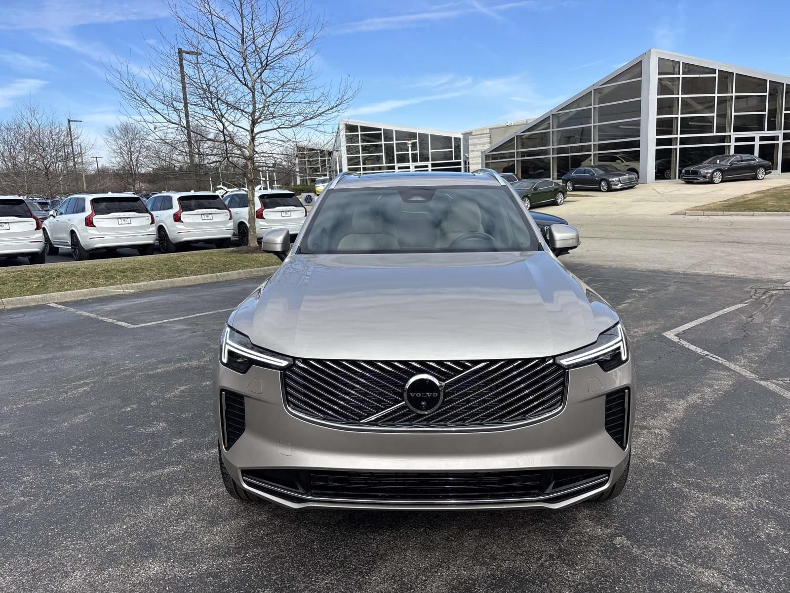 New 2026 Volvo XC90 B6 Plus w/ Protection Package Premier AWD/4WD image 2