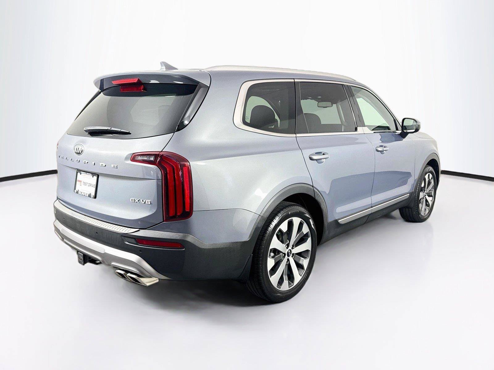 Used 2021 Kia Telluride EX w/ EX Premium Package FWD image 2