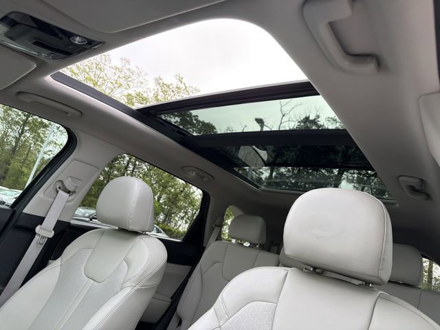 Used 2022 Kia Sorento S w/ Panoramic Sunroof Package image 16