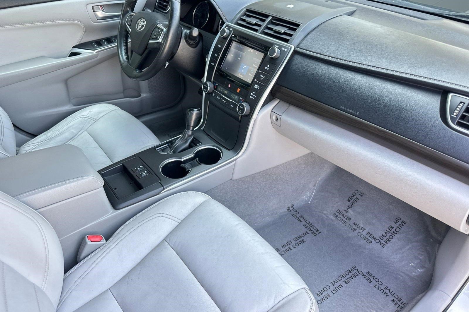 Used 2015 Toyota Camry XLE w/ Convenience Package FWD image 31