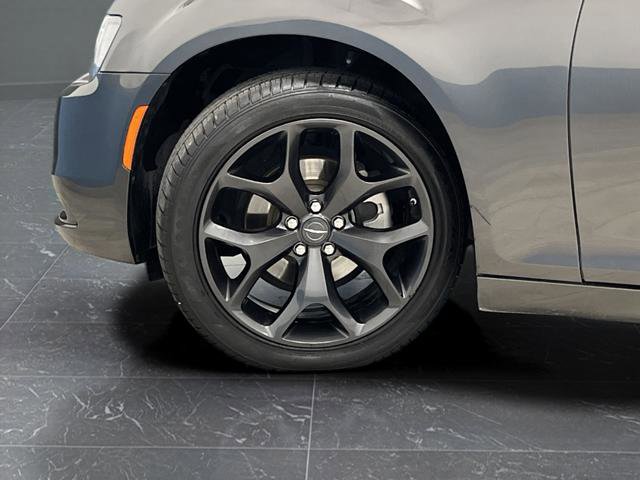 Used 2023 Chrysler 300 Touring w/ Sport Appearance Package image 30