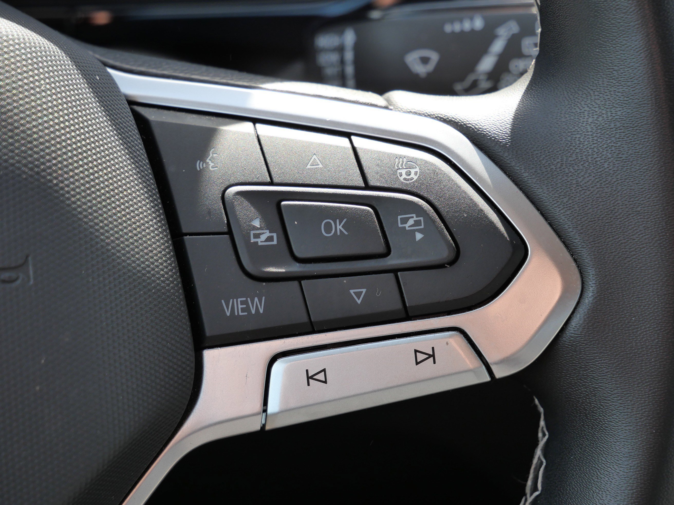 Certified 2023 Volkswagen Taos S w/ IQ Drive S Package image 32