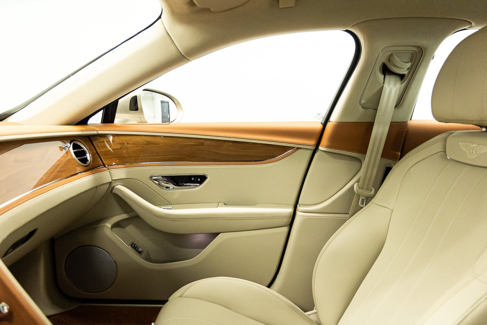 Certified 2026 Bentley Flying Spur V8 AWD/4WD image 44