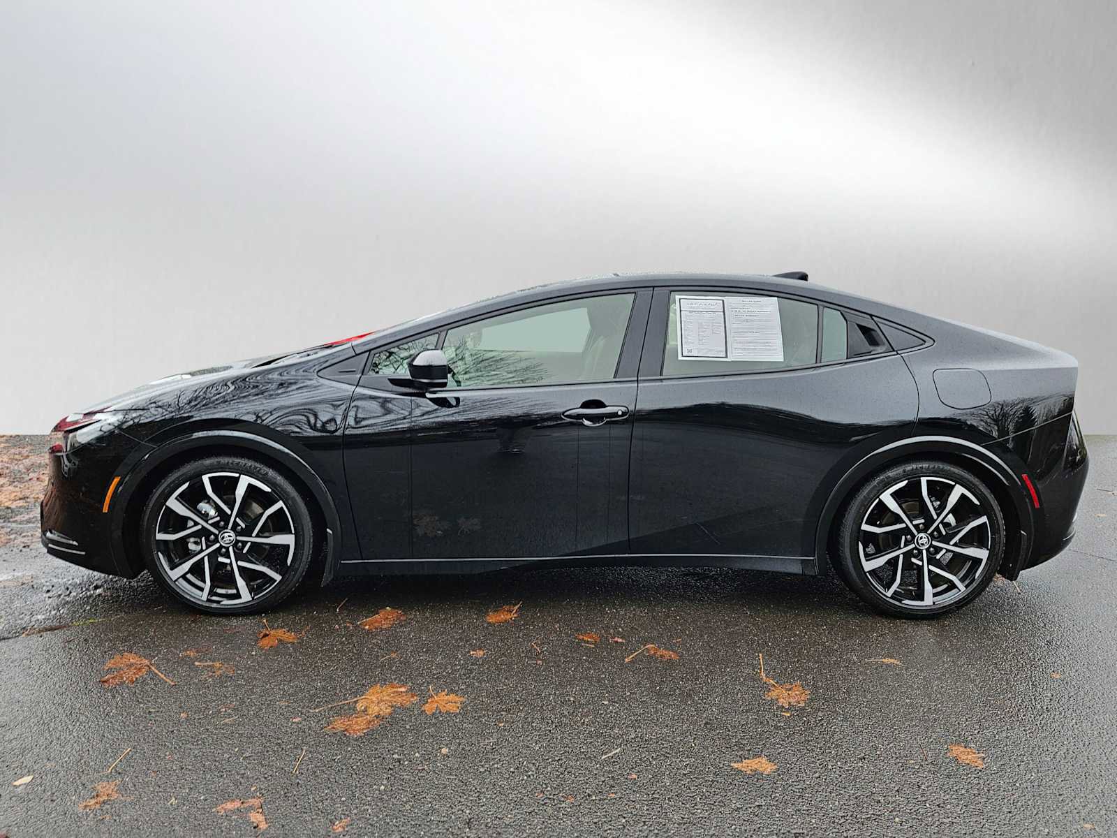 Used 2024 Toyota Prius Prime image 6