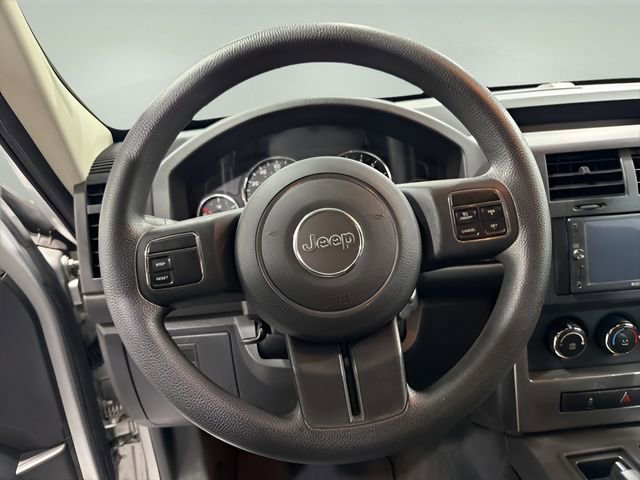 Used 2011 Jeep Liberty Sport image 14
