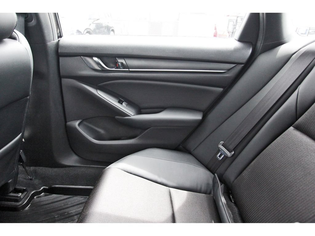 Used 2018 Honda Accord Sport image 12