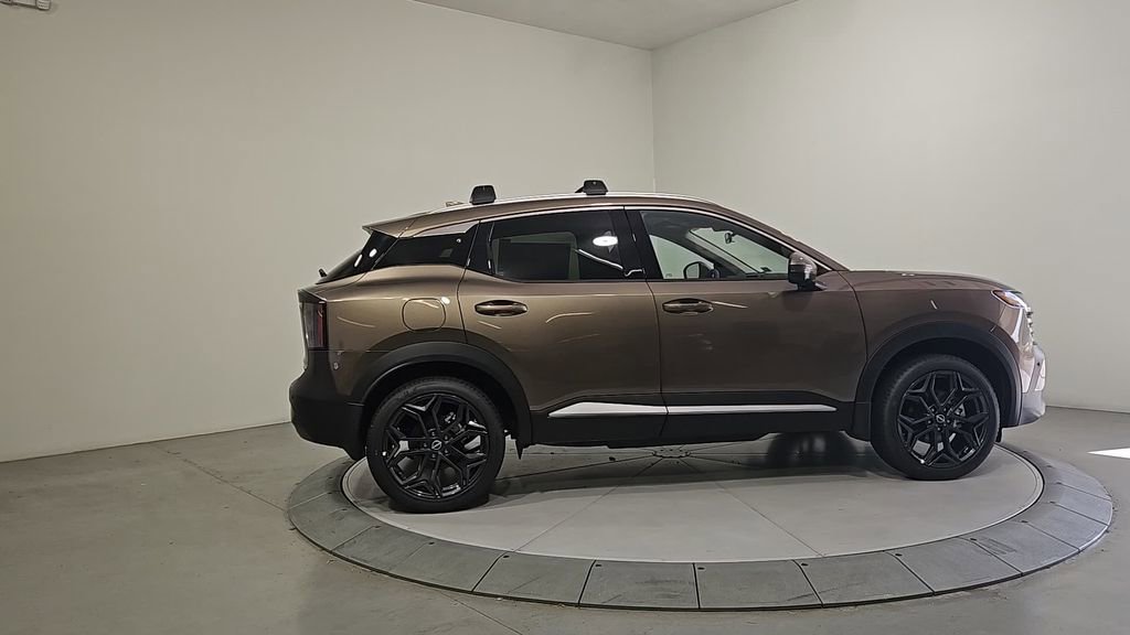 New 2025 Nissan Kicks SR image 7