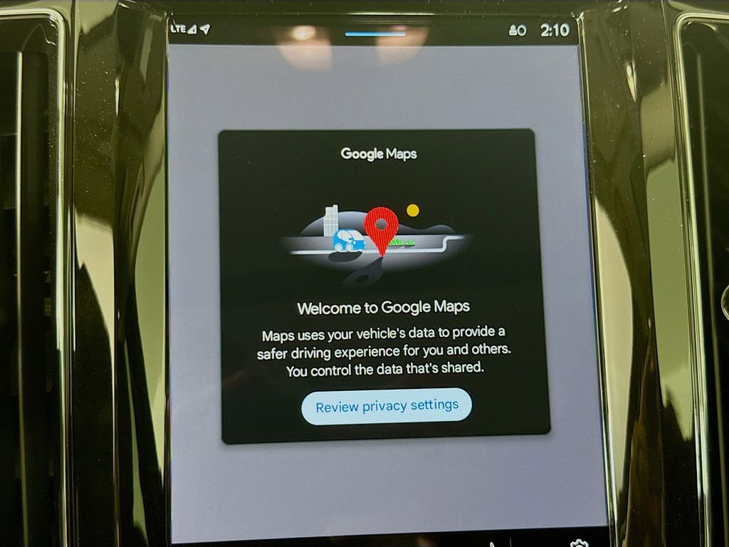 Used 2025 Volvo XC60 B5 Core w/ Protection Package Premier image 13