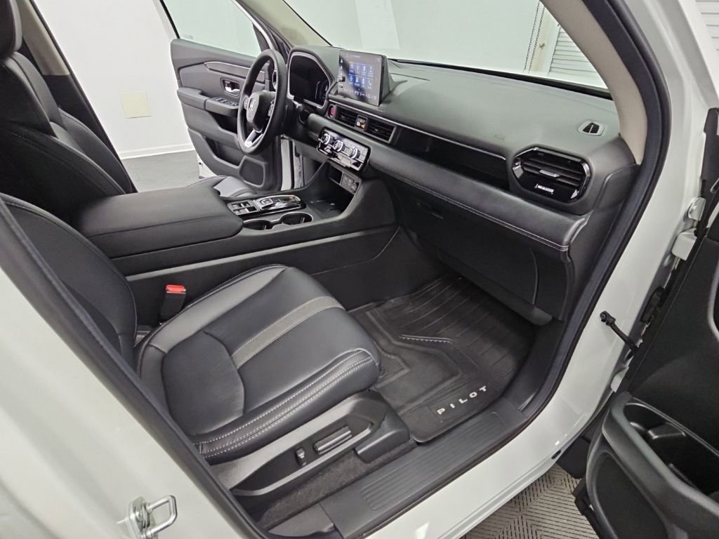 Used 2025 Honda Pilot EX-L image 37