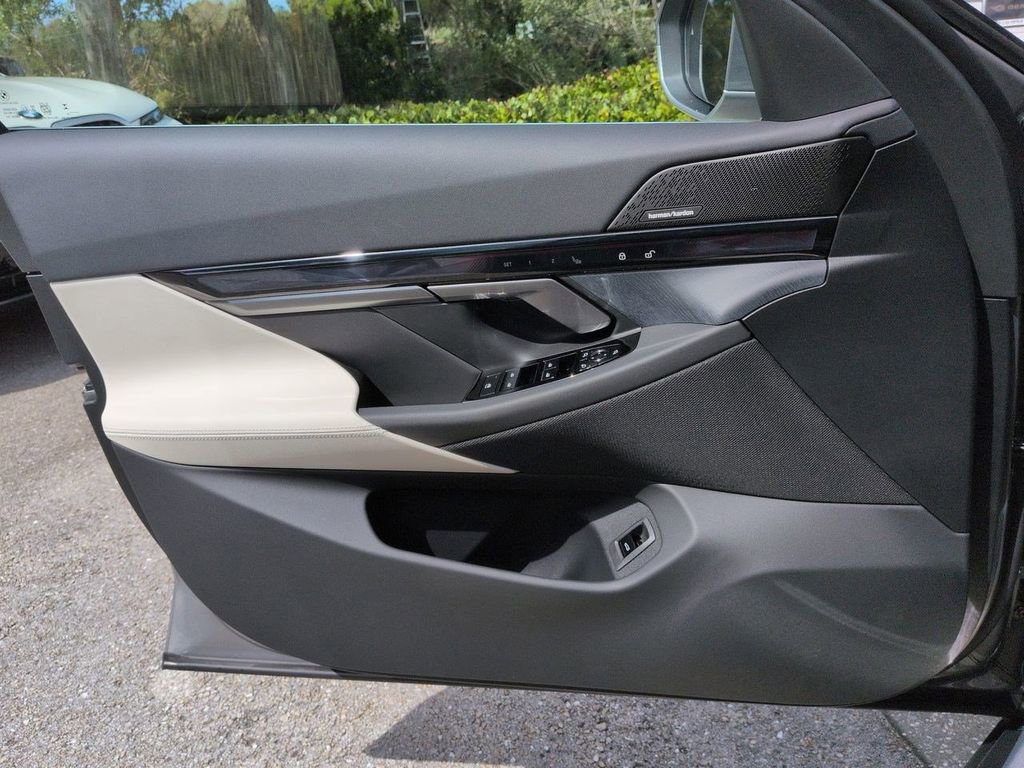 New 2026 BMW 530i w/ Premium Package image 31