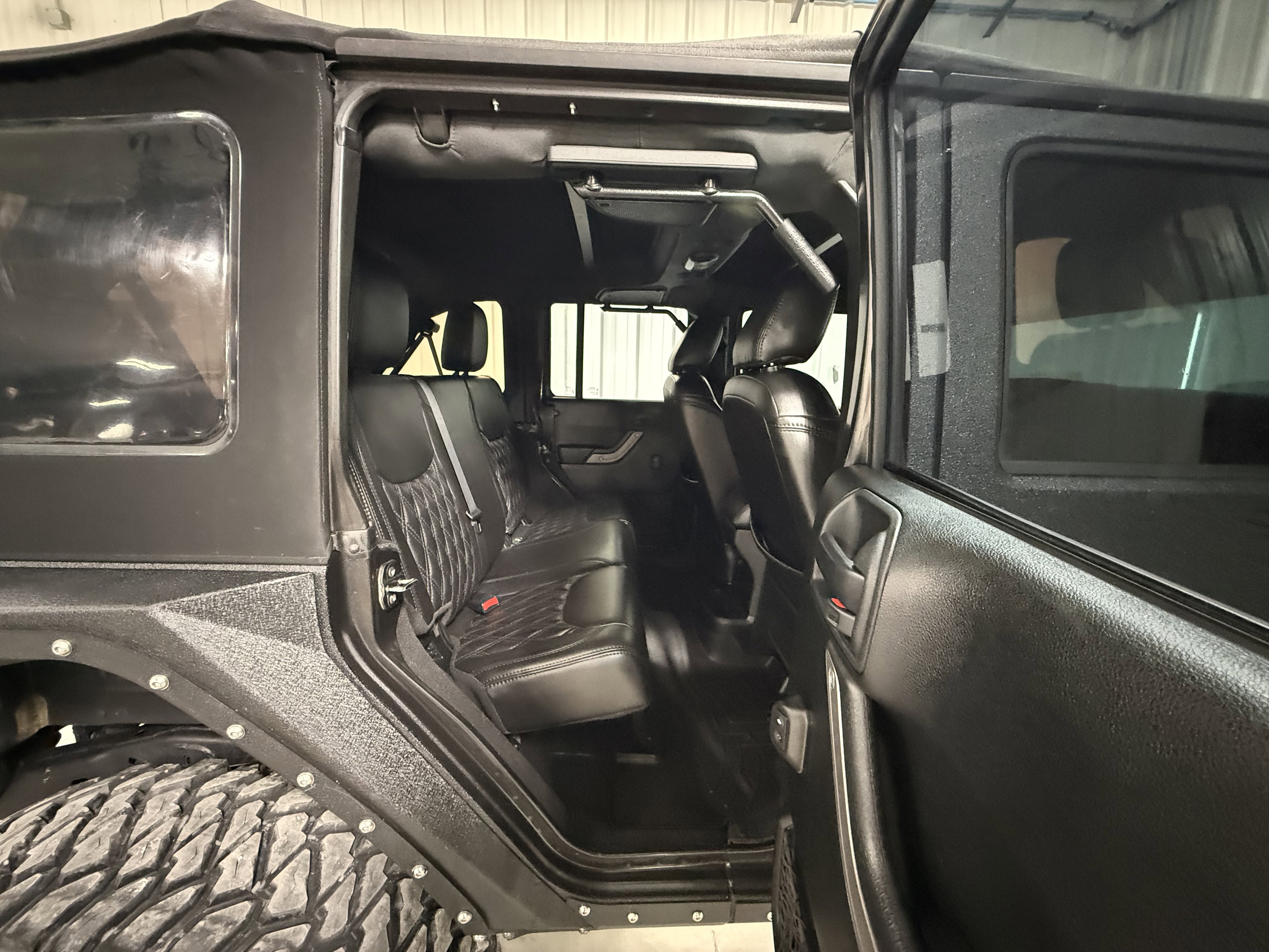 Used 2018 Jeep Wrangler Unlimited Sport image 13