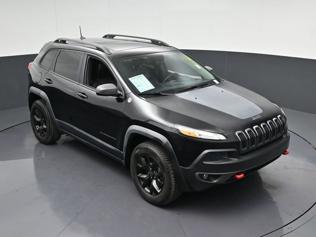 Used 2017 Jeep Cherokee Trailhawk w/ Comfort/Convenience Group AWD/4WD image 25