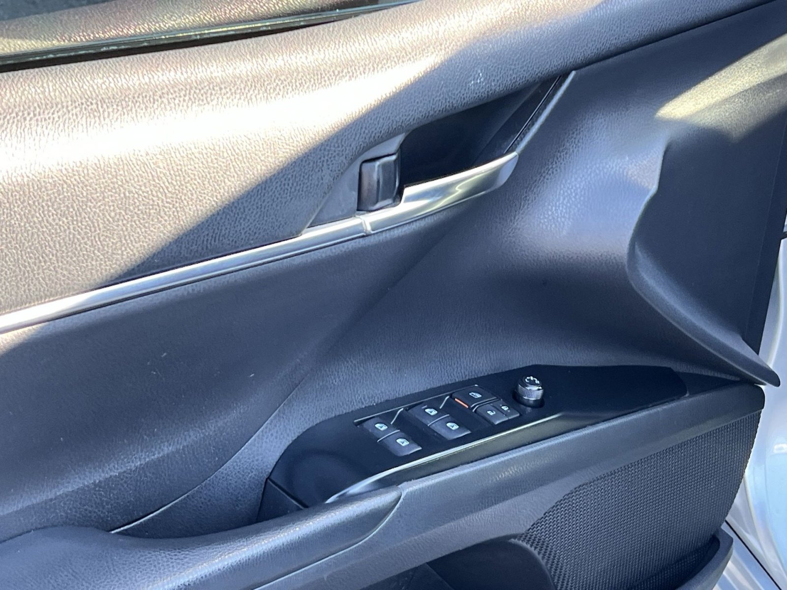 Used 2020 Toyota Camry SE image 13