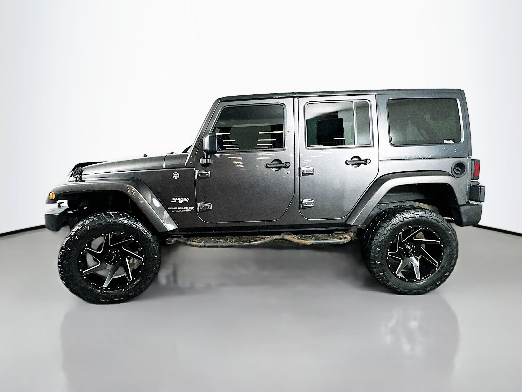 Used 2018 Jeep Wrangler Unlimited Sahara image 4
