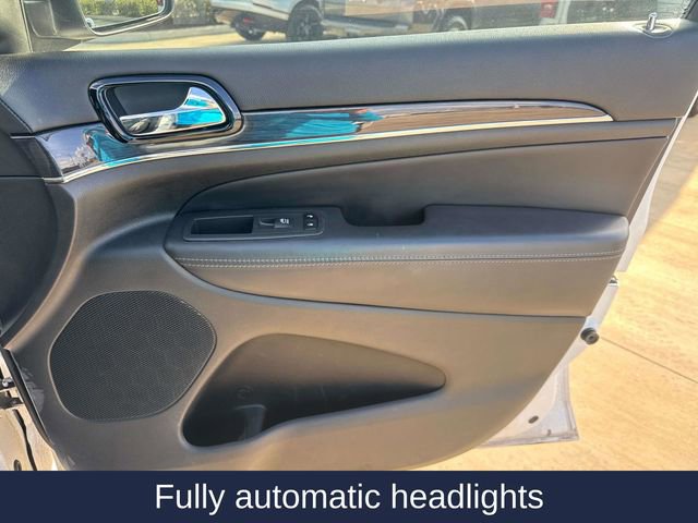 Used 2020 Jeep Grand Cherokee Overland w/ Trailer Tow Group IV image 19