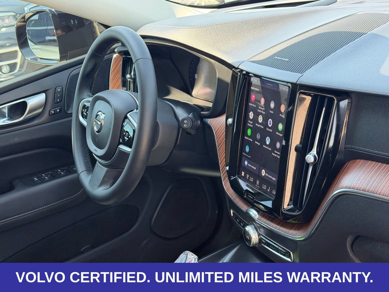 Certified 2024 Volvo XC60 T8 Ultimate w/ Protection Package Premier AWD/4WD image 37