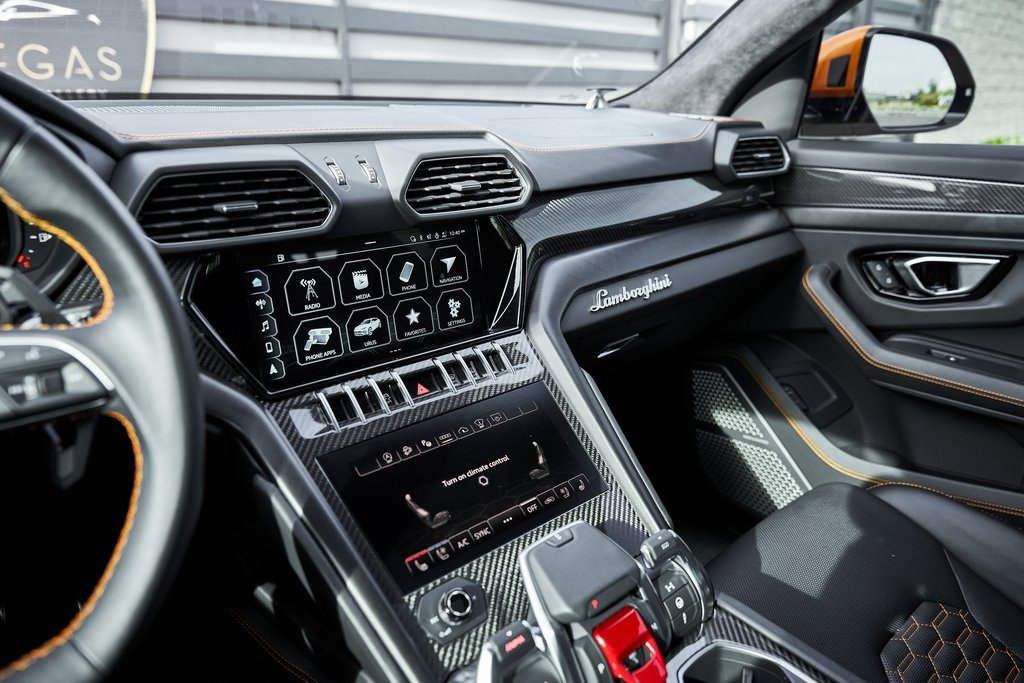 Used 2022 Lamborghini Urus image 64