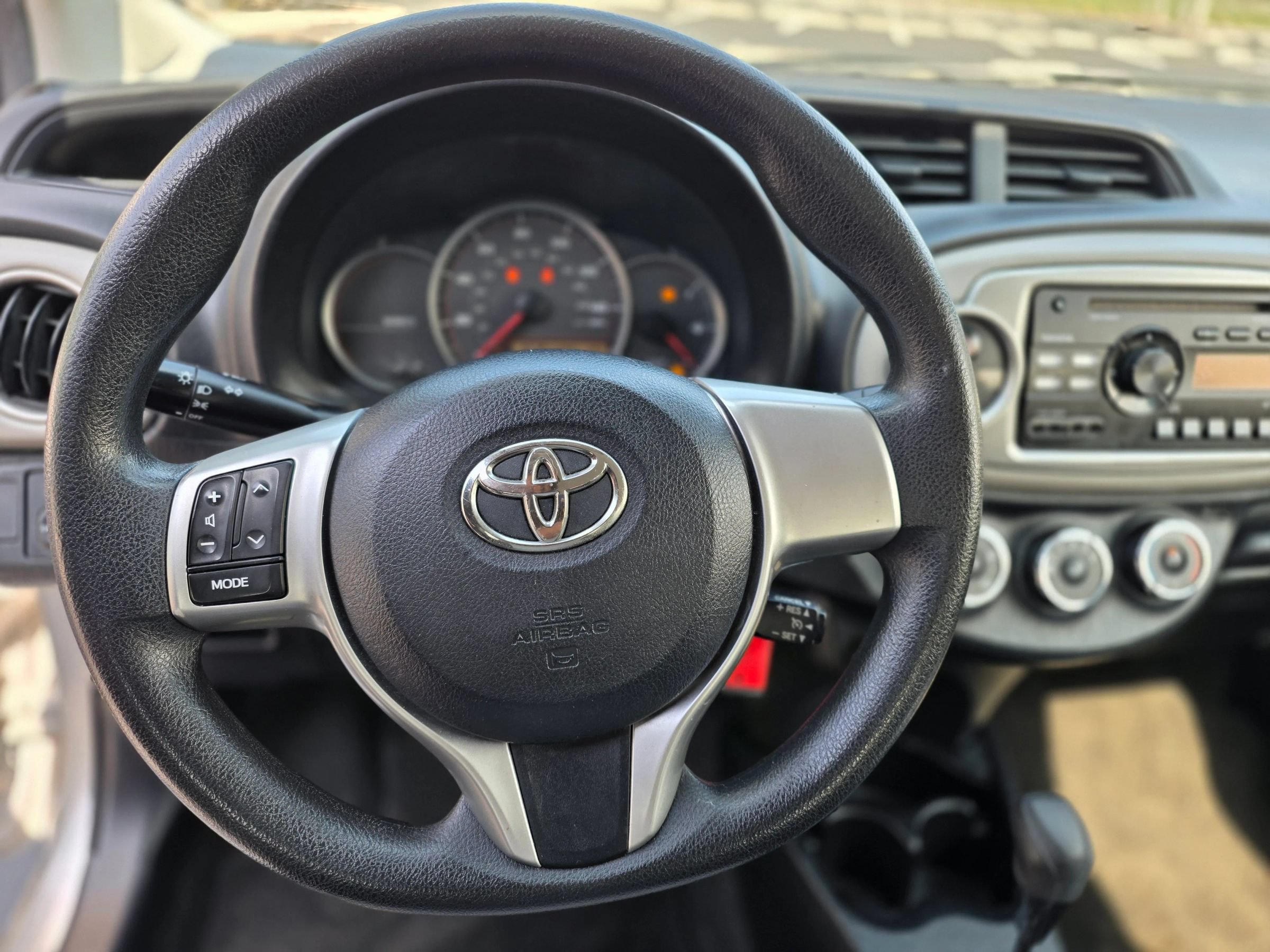 Used 2013 Toyota Yaris LE FWD image 20
