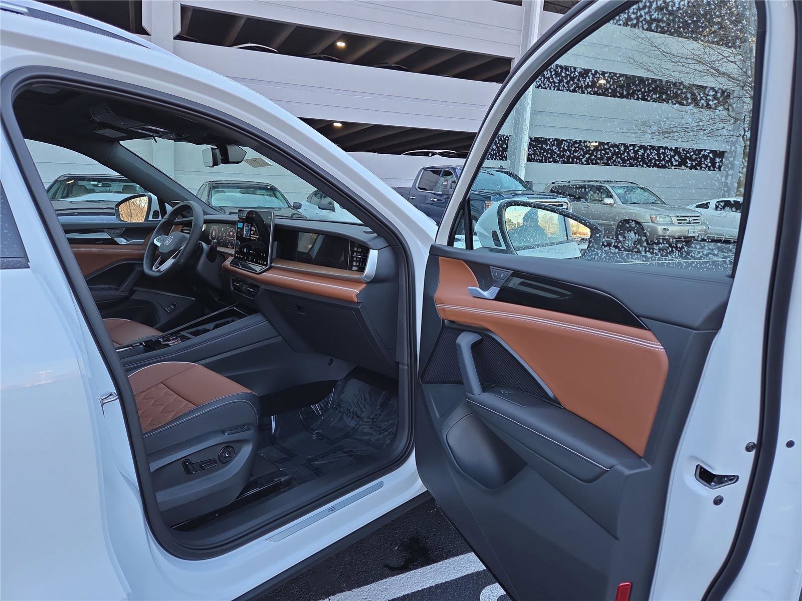 New 2026 Volkswagen Tiguan SEL R-Line image 26