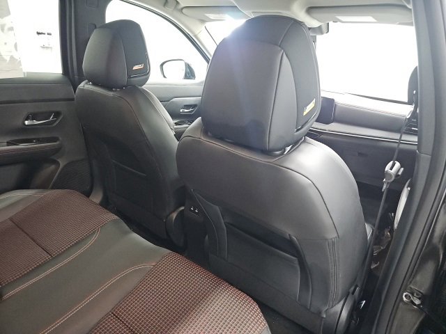 Used 2025 Nissan Kicks SR w/ SR Premium Package image 14