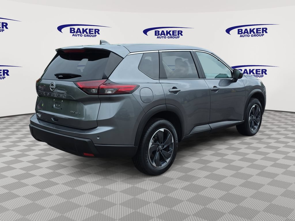 Used 2024 Nissan Rogue SV AWD/4WD image 3