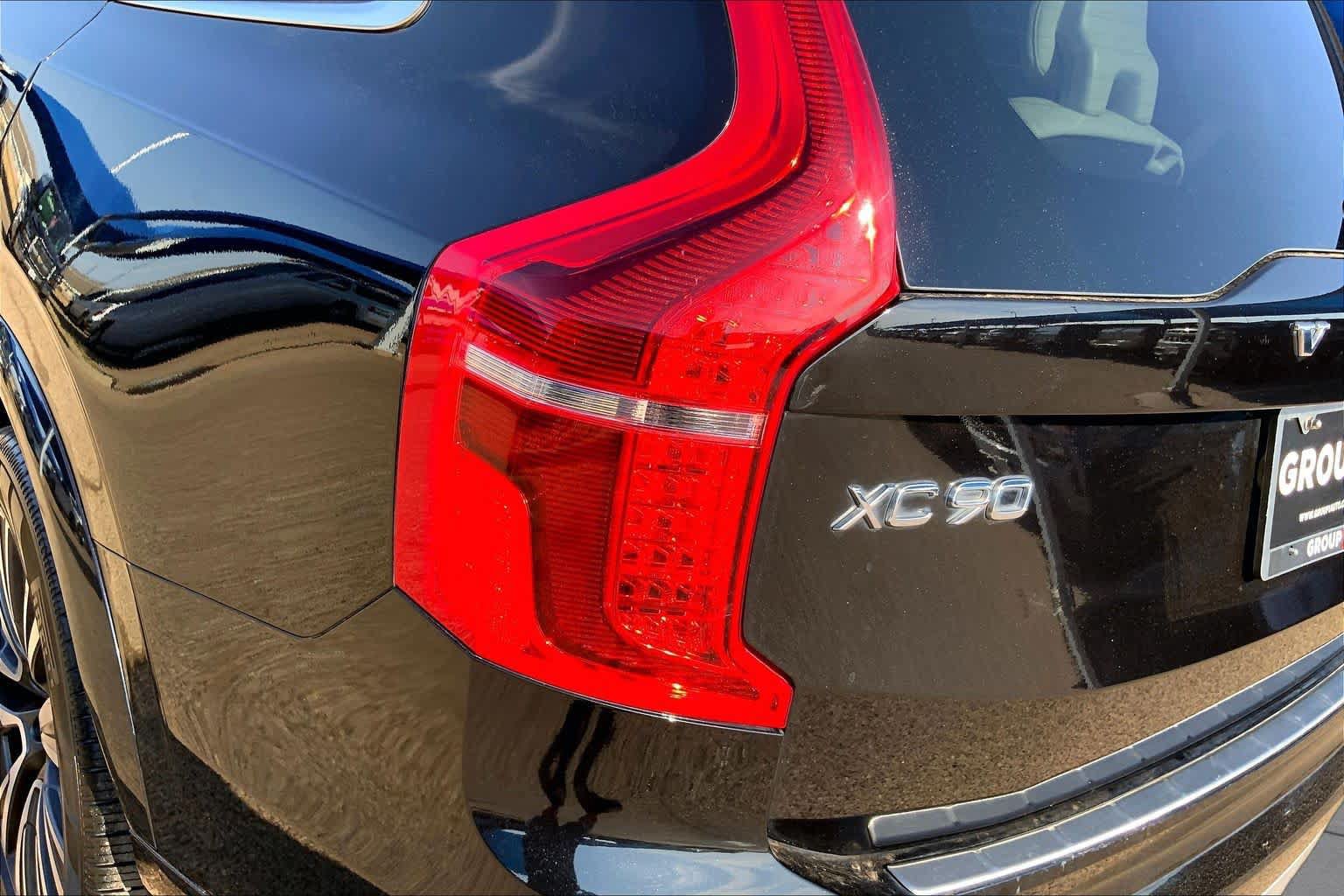 Used 2020 Volvo XC90 T5 Momentum w/ Protection Package Premier FWD image 29
