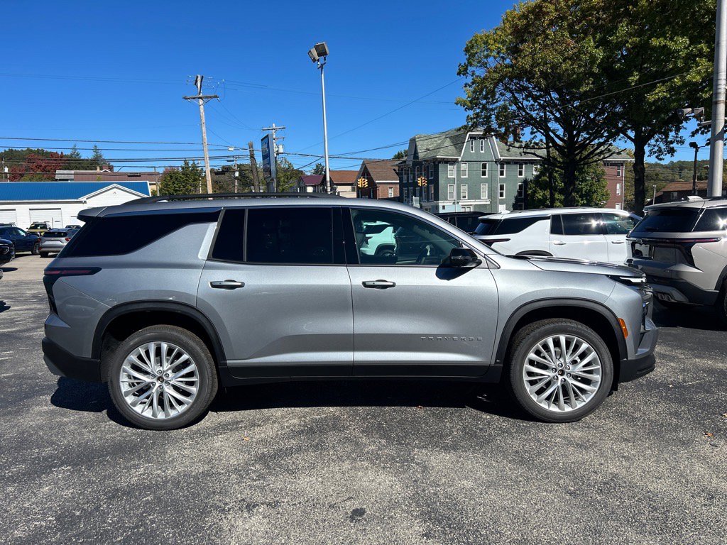 New 2026 Chevrolet Traverse LT w/ Driver Confidence Package image 2
