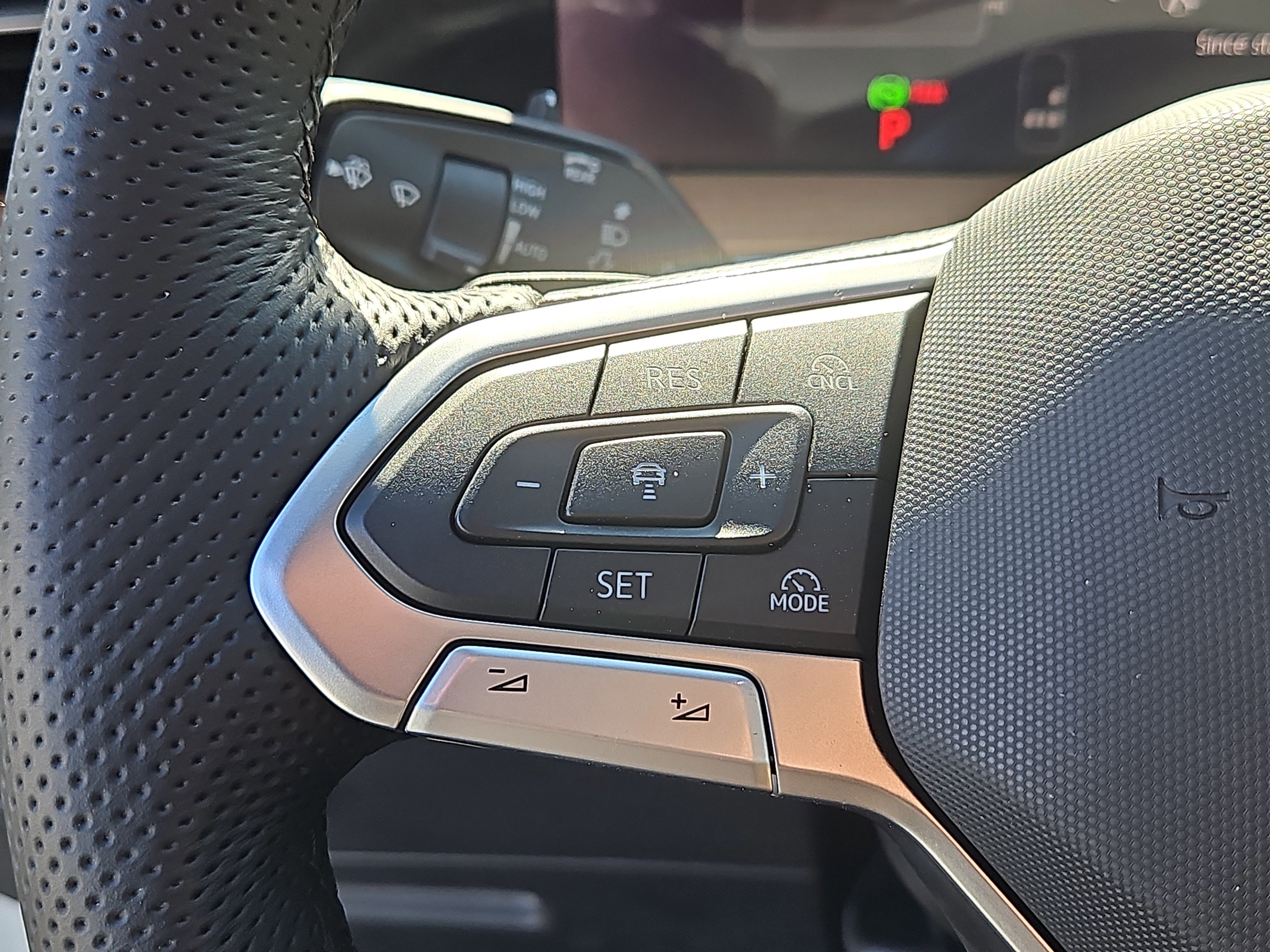 New 2026 Volkswagen Tiguan SEL R-Line image 17