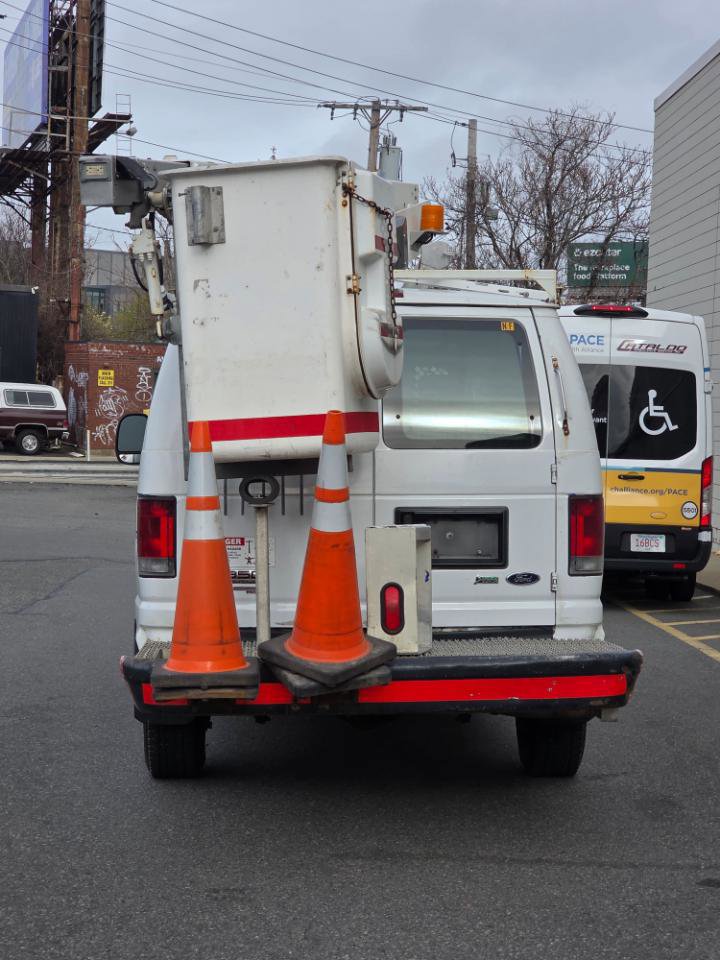 Used 2012 Ford E-350 and Econoline 350 Super Duty RWD image 7
