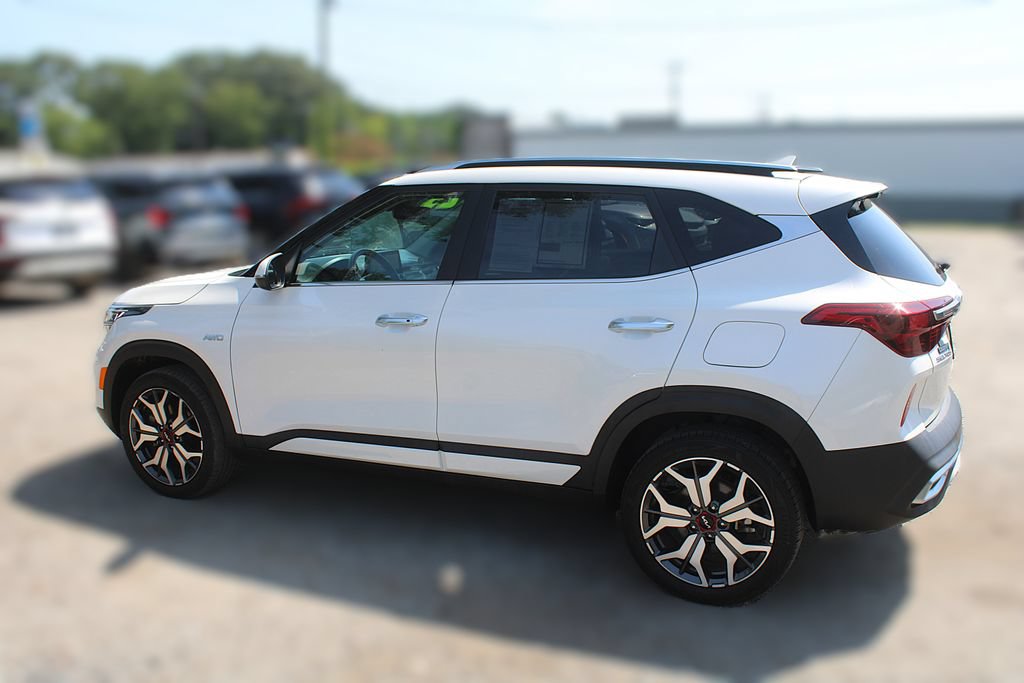 Certified 2023 Kia Seltos SX w/ SX Sunroof Package AWD/4WD image 12