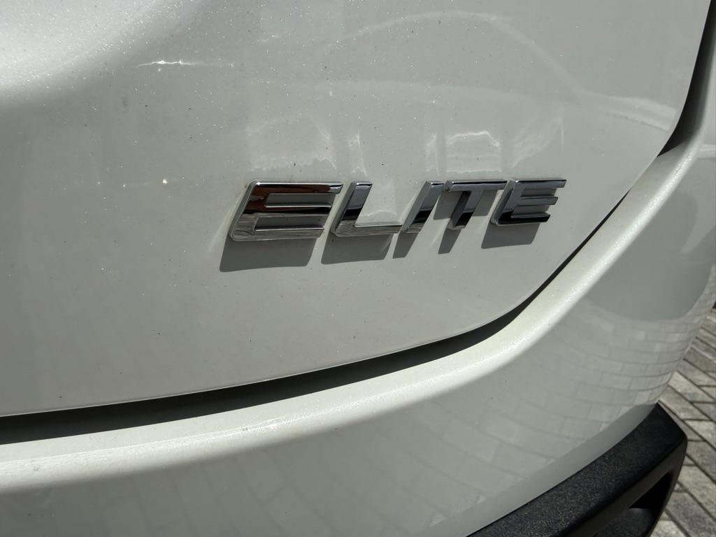 Used 2023 Honda Pilot Elite image 8