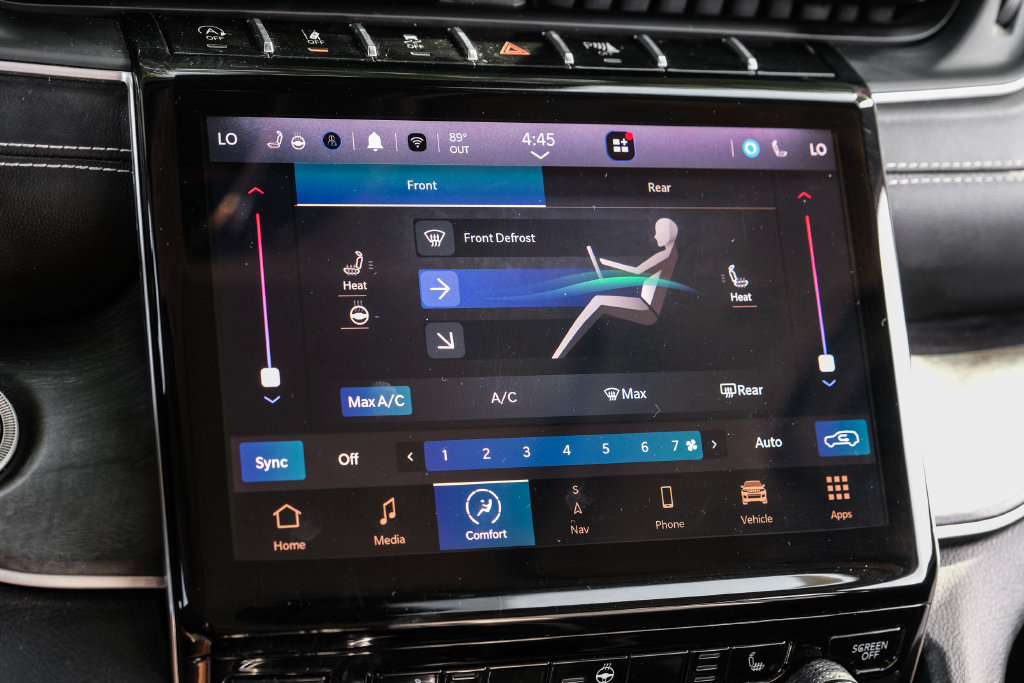 Used 2023 Jeep Grand Cherokee L Limited AWD/4WD image 40