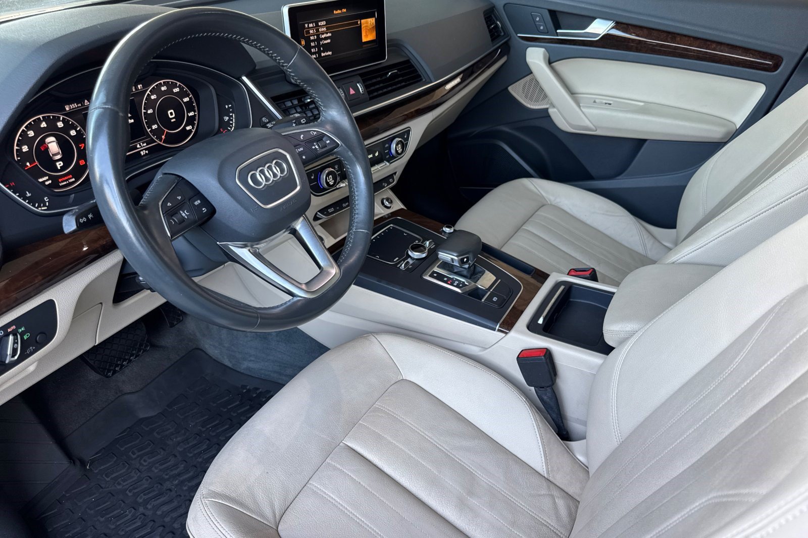Used 2018 Audi Q5 2.0T Premium Plus w/ Premium Plus Package AWD/4WD image 4
