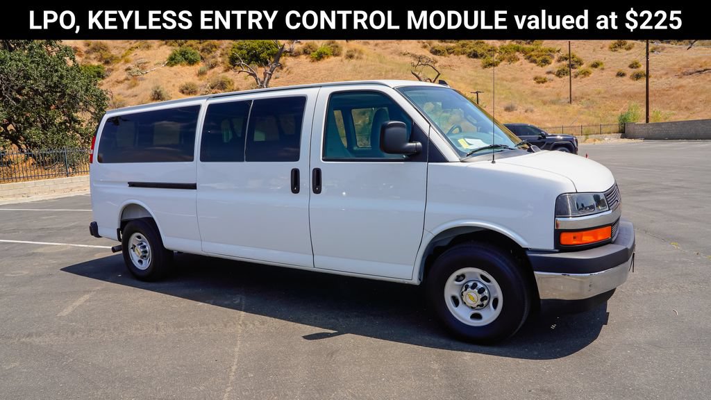 Used 2025 Chevrolet Express 3500 LT w/ LT Preferred Equipment Group RWD image 8