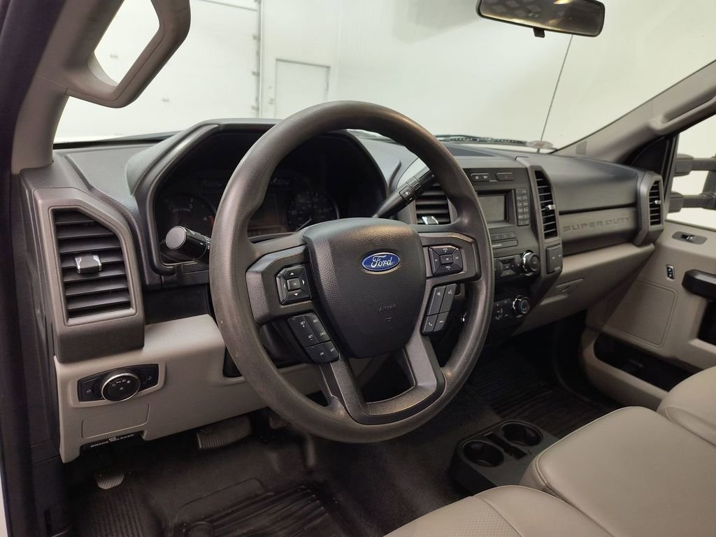 Used 2019 Ford F550 4x4 Regular Cab Super Duty image 2