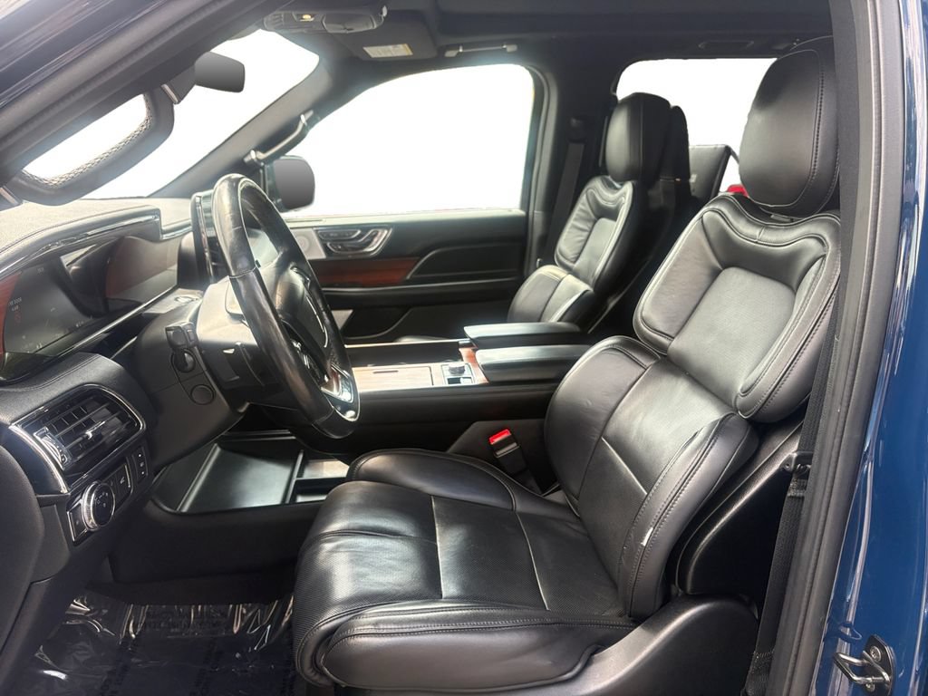Used 2018 Lincoln Navigator L Reserve w/ Technology Package AWD/4WD image 10