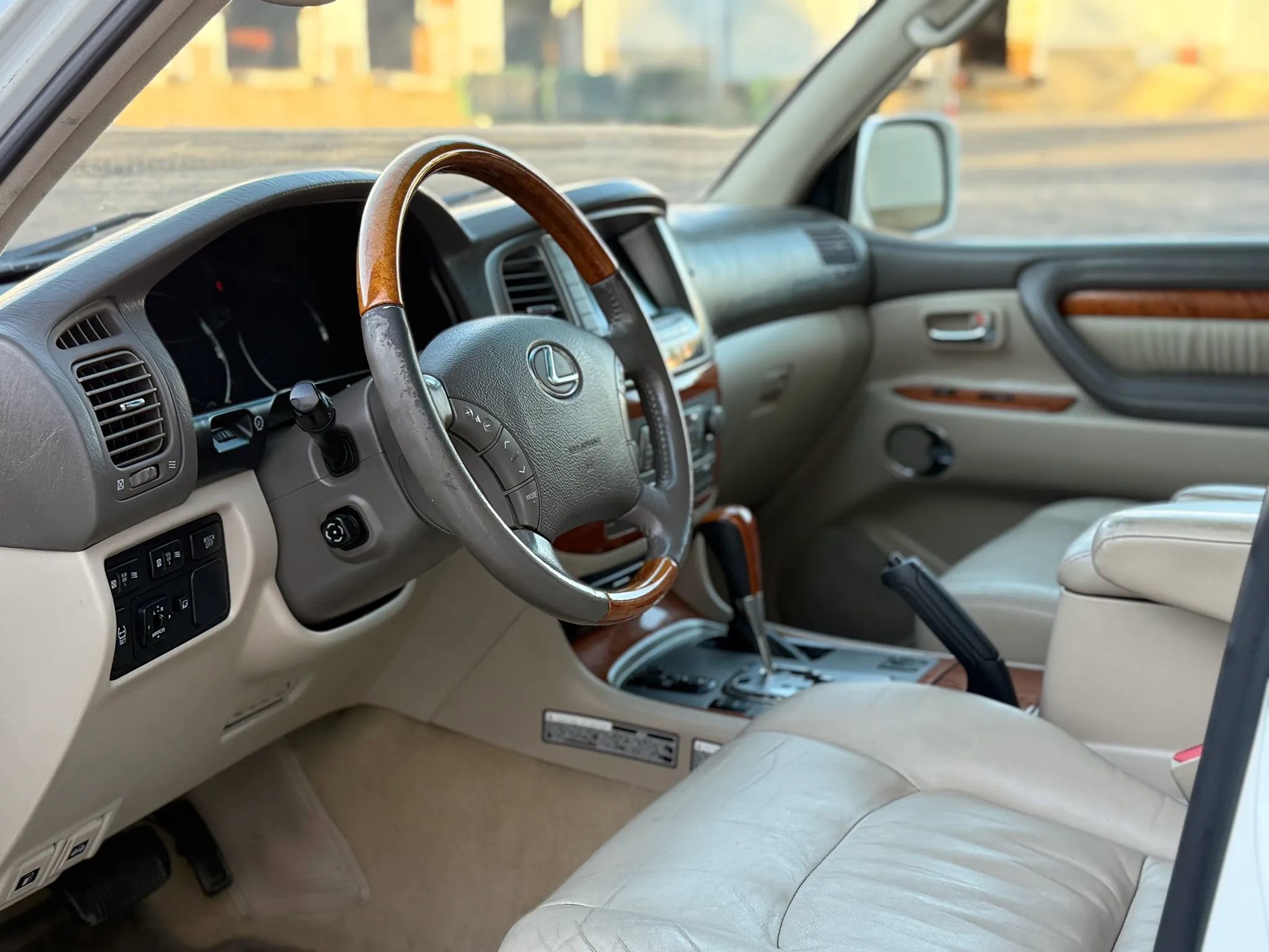Used 2006 Lexus LX 470 4WD image 26