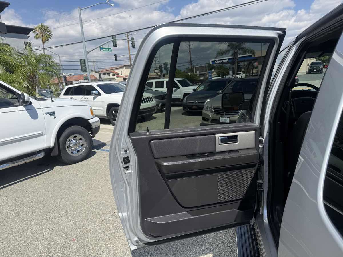 Used 2014 Ford Expedition EL Limited w/ Equipment Group 301A image 17